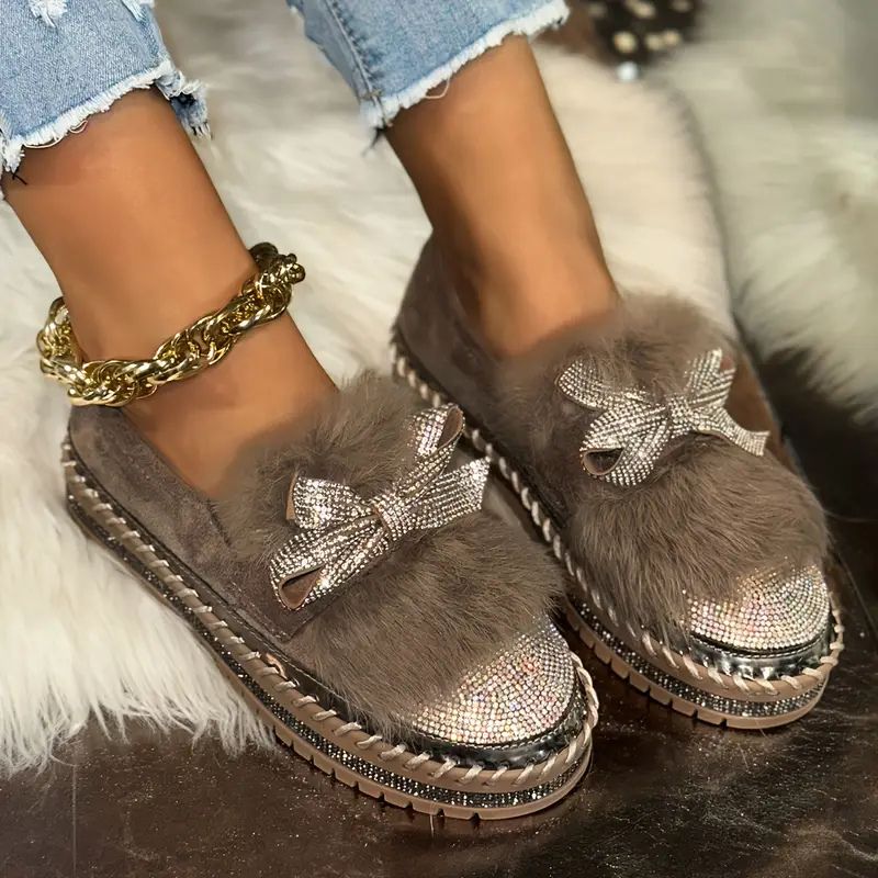 Momount Damen Kunstfell-Loafer – Kristallschleife, Strass-Spitze, plüschiger Slipper