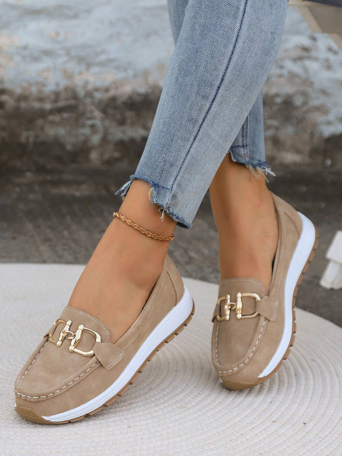 Momount Damen Wildleder-Loafer – goldenes Trensendetail, Plattform, bequemer Slipper