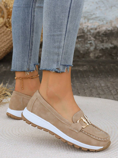 Momount Damen Wildleder-Loafer – goldenes Trensendetail, Plattform, bequemer Slipper