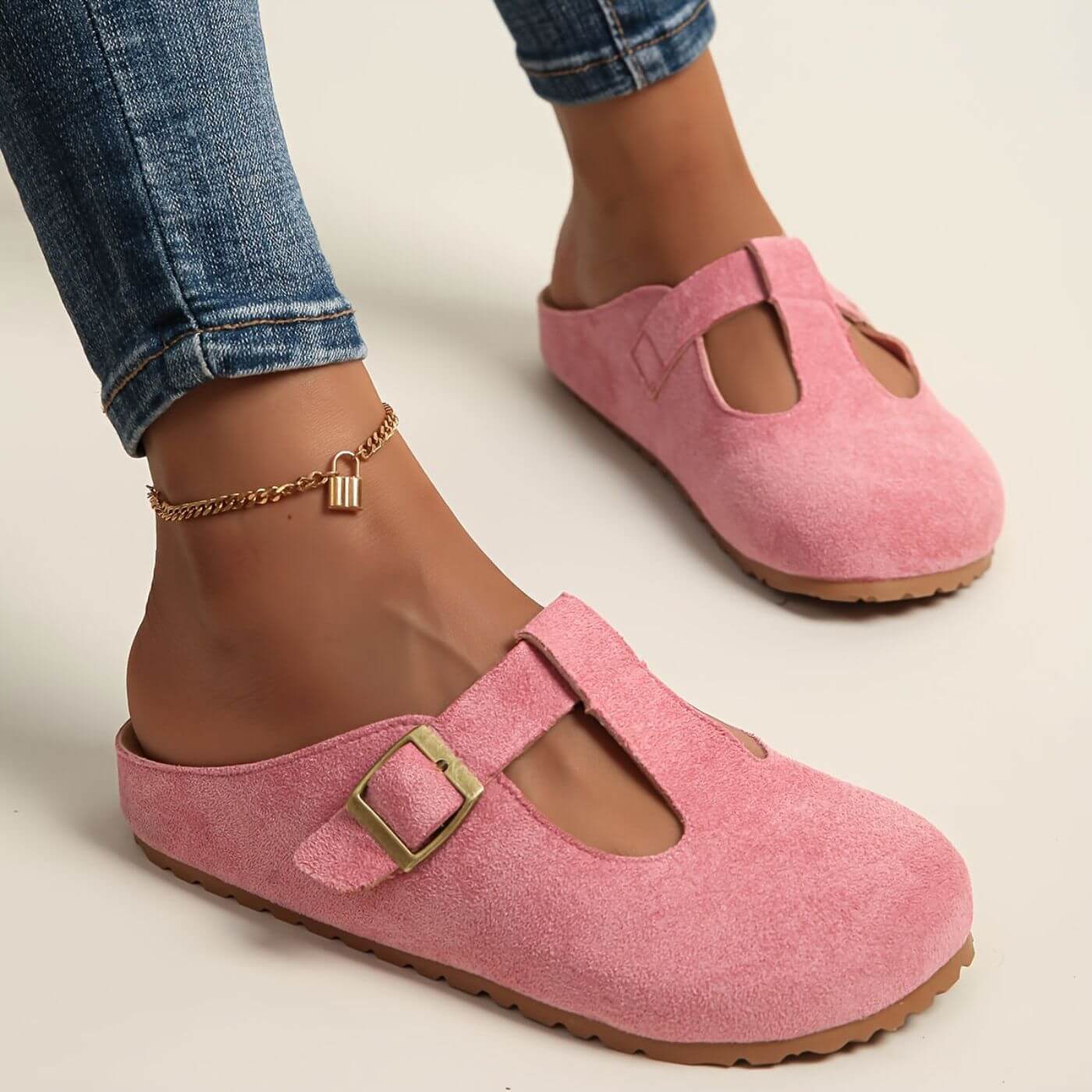 Momount Damen Wildleder-Clogs mit T-Steg – Schnalle, Mule, geschlossene Spitze, Korkfußbett