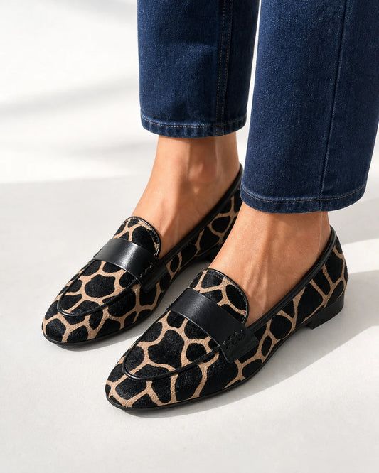 Damen-Loafer im Animal-Look mit schwarzer Einfassung — Produktbild 1
