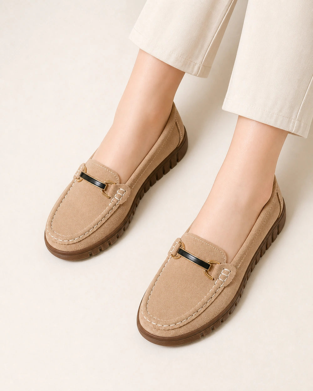Damen-Loafer mit Chunky-Sohle und goldener Spange — Produktbild 5