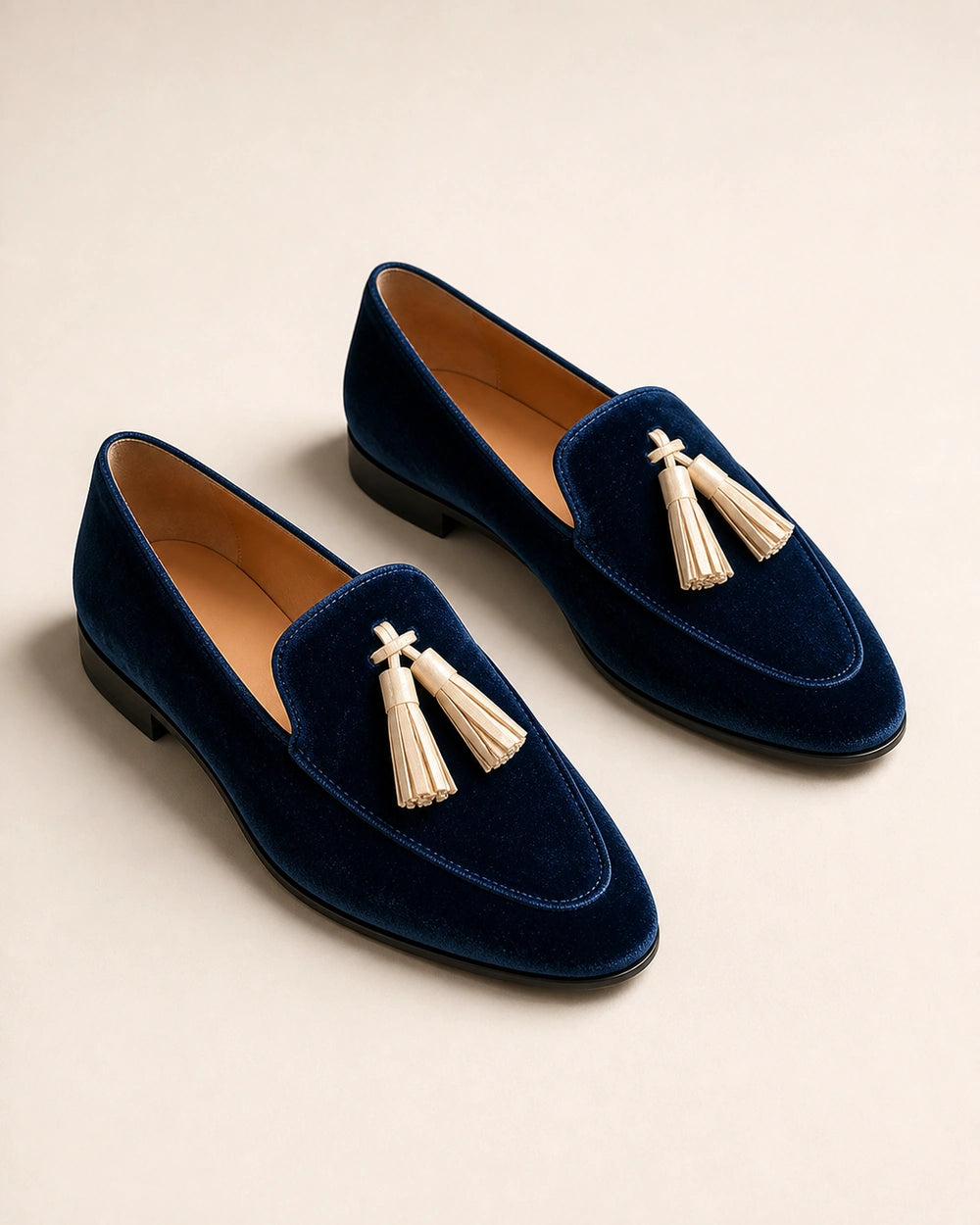 Blauer Damen-Loafer in Samtoptik mit Quasten — Produktbild 9