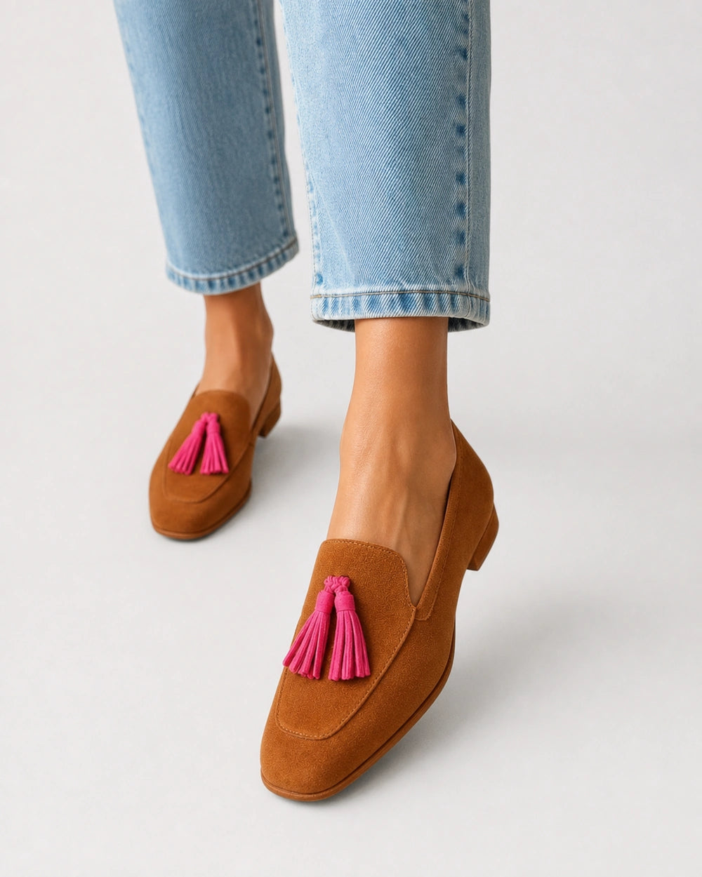 Cognacfarbener Damen-Loafer mit rosa Quasten — Produktbild 7