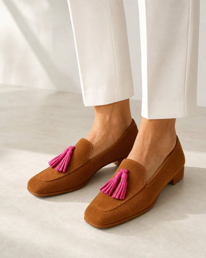 Cognacfarbener Damen-Loafer mit rosa Quasten — Produktbild 8