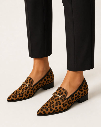 Spitzer Leoparden-Loafer mit Metallspange — Produktbild 2