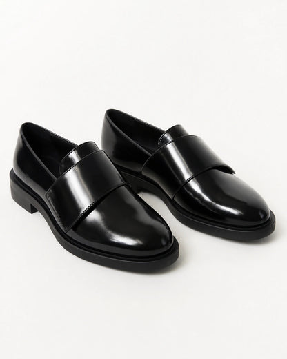 Glänzender schwarzer Damen-Loafer mit Riemen — Produktbild 9