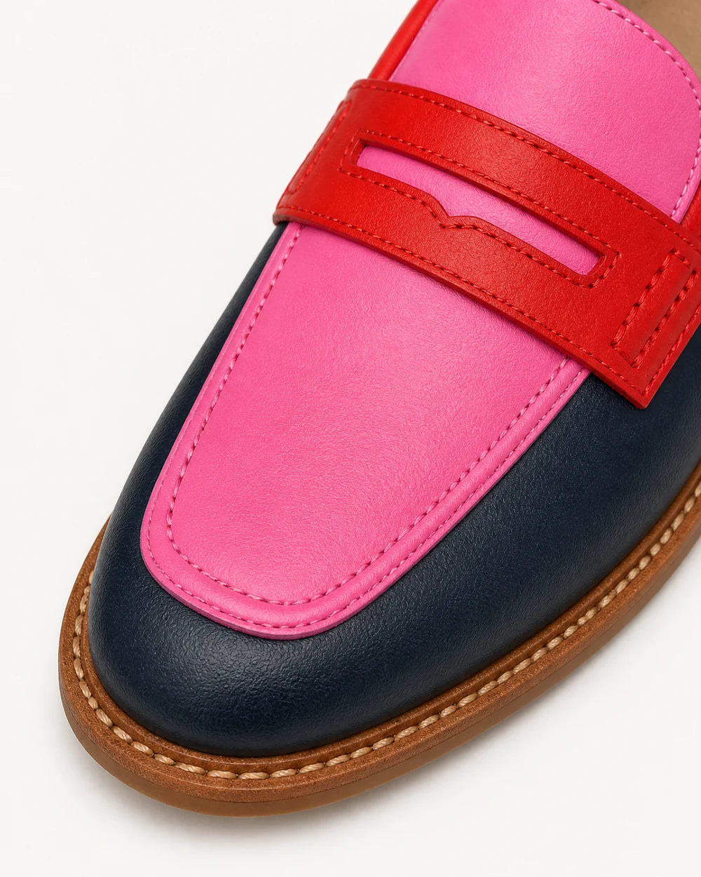 Schwarz-rosafarbener Damen-Loafer mit Riegel — Produktbild 6
