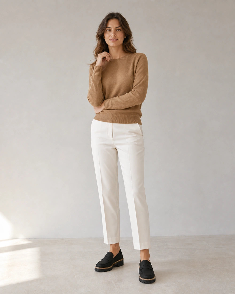 Damen-Loafer mit markanter Profilsohle — Von einem Model getragen