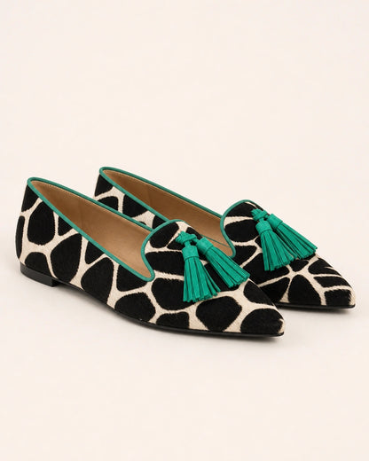 Spitzer Damen-Loafer mit Kuhmuster und Quasten — Produktbild 9