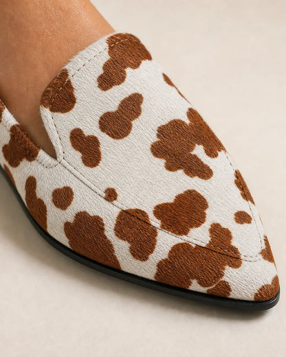 Spitzer Damen-Loafer mit Kuhmuster — Produktbild 6
