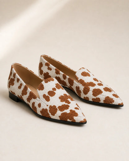 Spitzer Damen-Loafer mit Kuhmuster — Produktbild 9