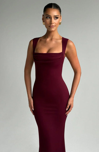 Allegra | Elegantna satenska večernja maxi haljina s halter izrezom i otvorenim leđima