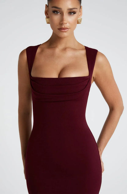 Allegra | Elegantna satenska večernja maxi haljina s halter izrezom i otvorenim leđima