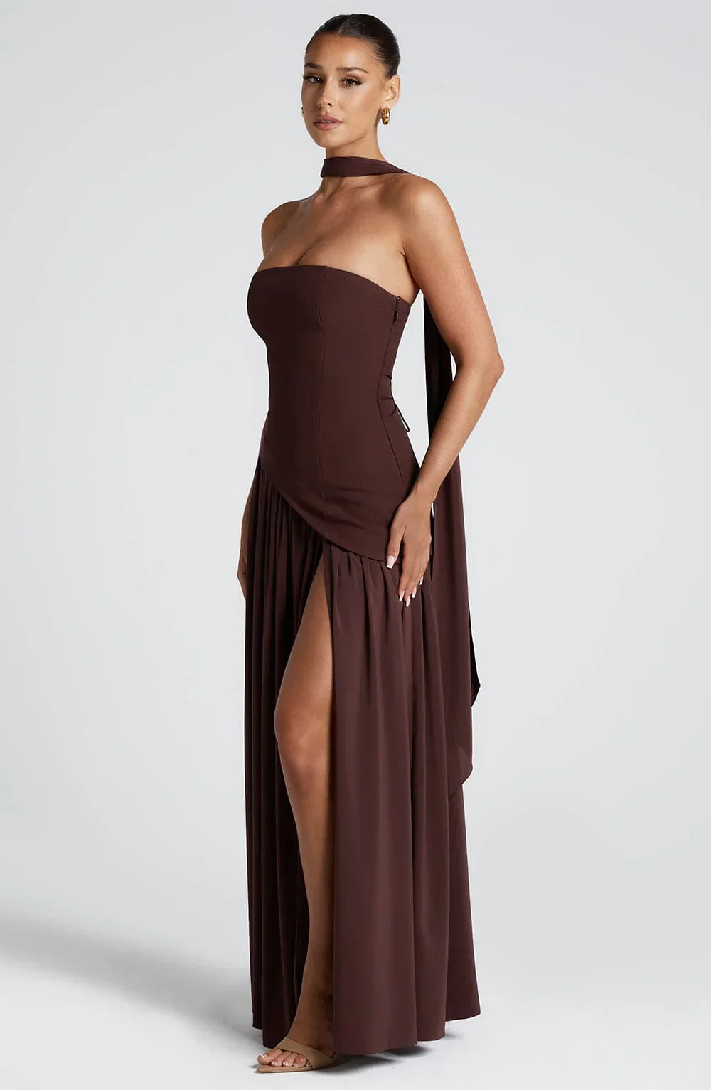 Calista | Elegantes trägerloses Maxikleid mit Korsage, Schal-Detail und Schlitz