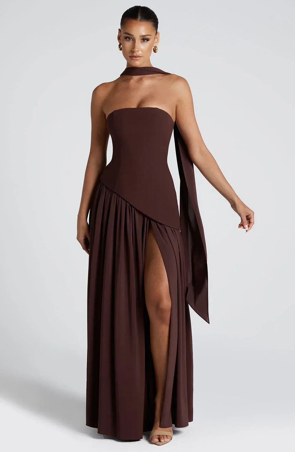 Calista | Elegantes trägerloses Maxikleid mit Korsage, Schal-Detail und Schlitz