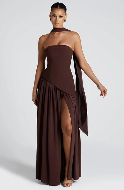 Calista | Elegantes trägerloses Maxikleid mit Korsage, Schal-Detail und Schlitz