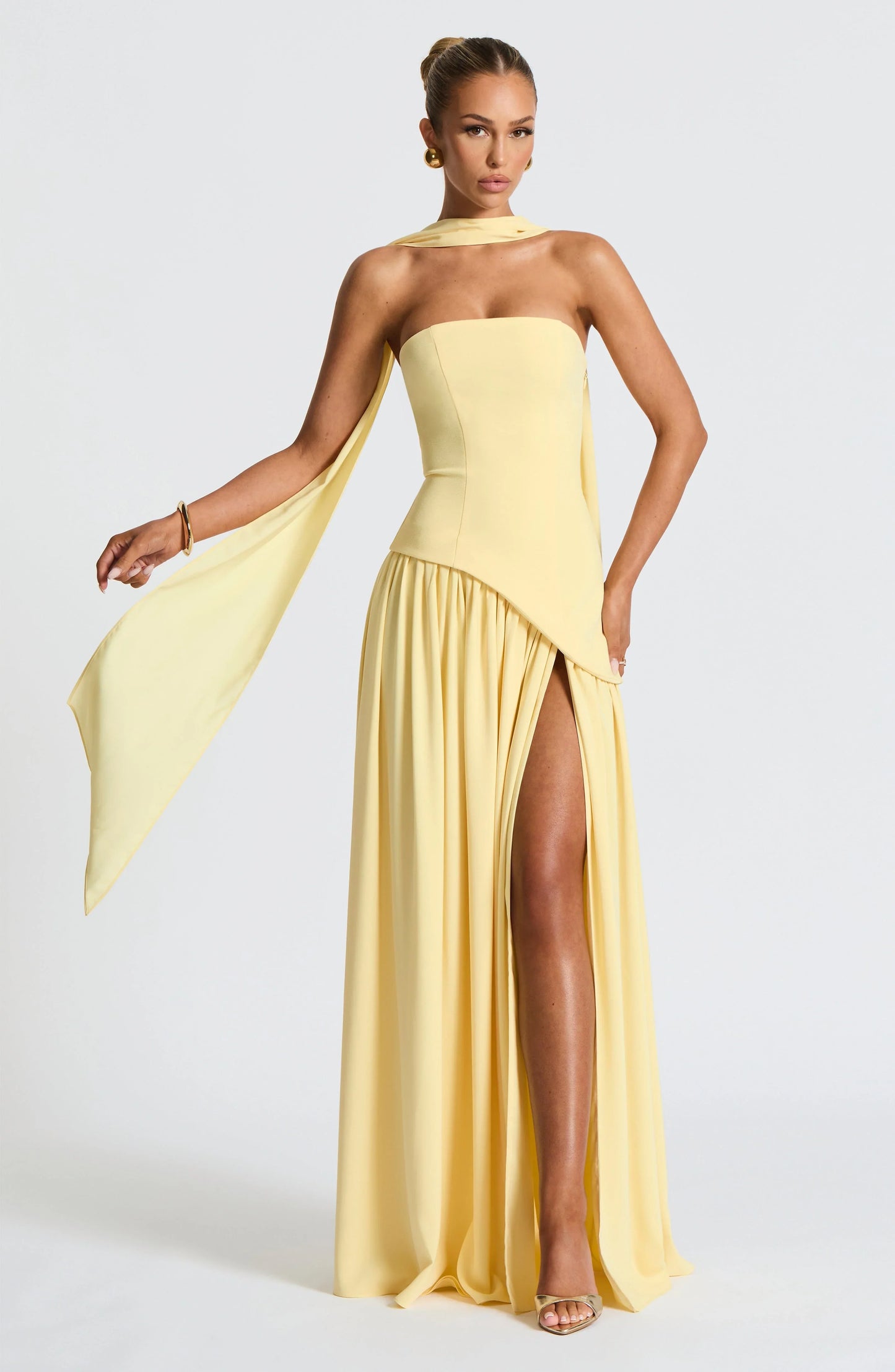 Calista | Elegantes trägerloses Maxikleid mit Korsage, Schal-Detail und Schlitz