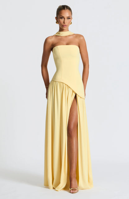 Calista | Elegantes trägerloses Maxikleid mit Korsage, Schal-Detail und Schlitz