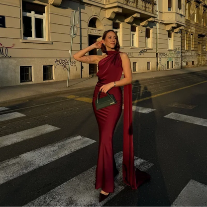 Ottavia | Drapériás szatén félvállas pelerines estélyi maxi ruha