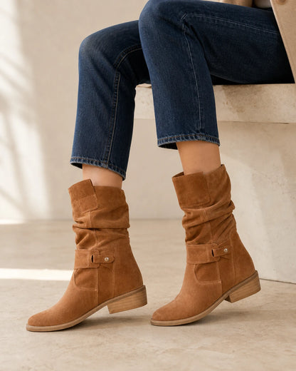 Emilia Damen-Stiefeletten in Veloursoptik mit gerafftem Schaft — image 7